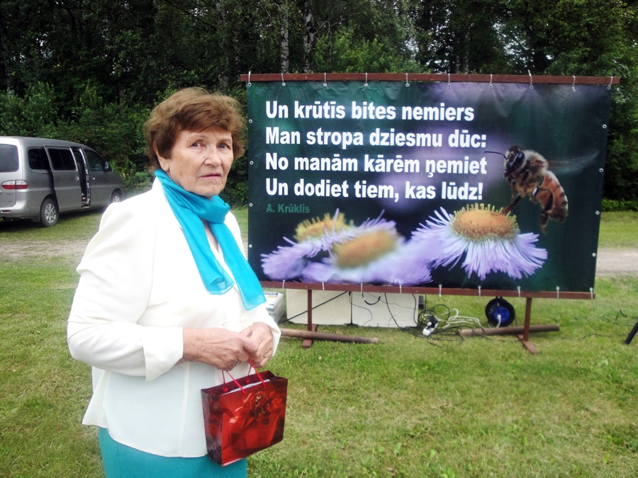 Vasaras medus var būt deficīts