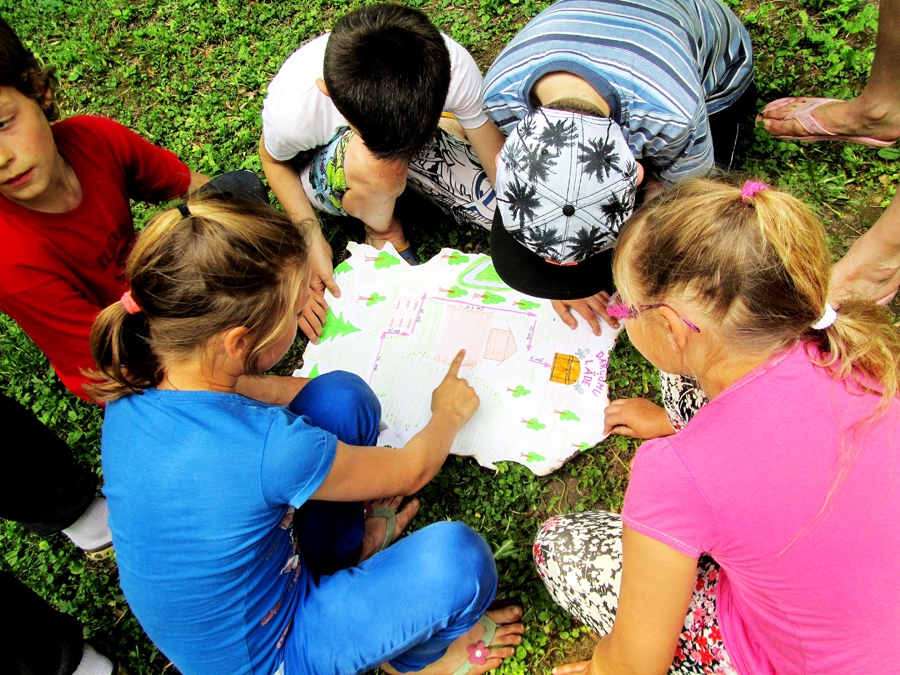Piedalās jaunā vides izglītības projektā