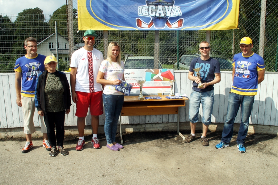 Vasaras hokejs Iecavā piesaista dalībniekus