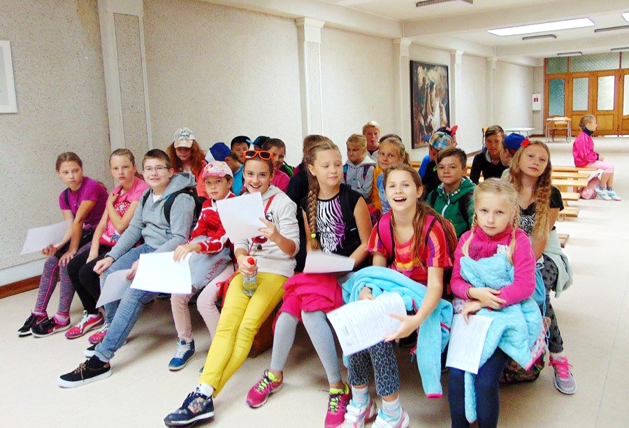 Uzvarā bērni mācās «Vasaras skoliņā»