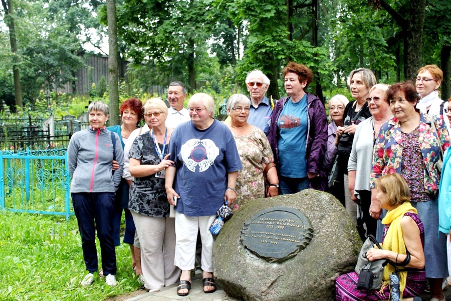 Pie Raiņa mātes Vitebskas kapos