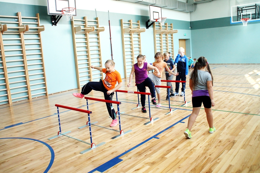 Bauskas novada izglītības iestādes saņem sporta inventāru