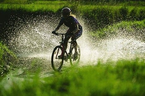 Turku kalnu trasē Vecumniekos sestdien rīko velosipēdu un motokrosa sacensības