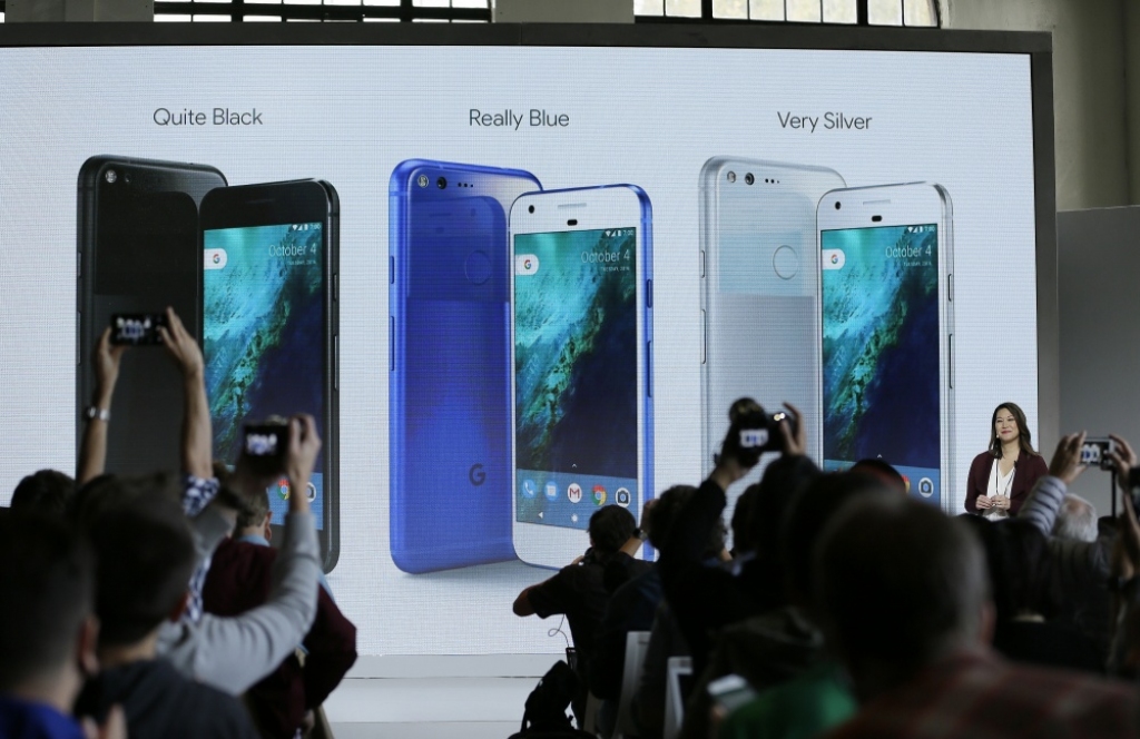 FOTO: Prezentēts jaunais Google viedtālrunis Pixel