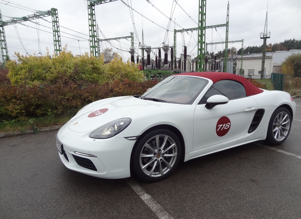 Porsche 718 Boxster: Ar tukšāku vēderu var ātrāk paskriet