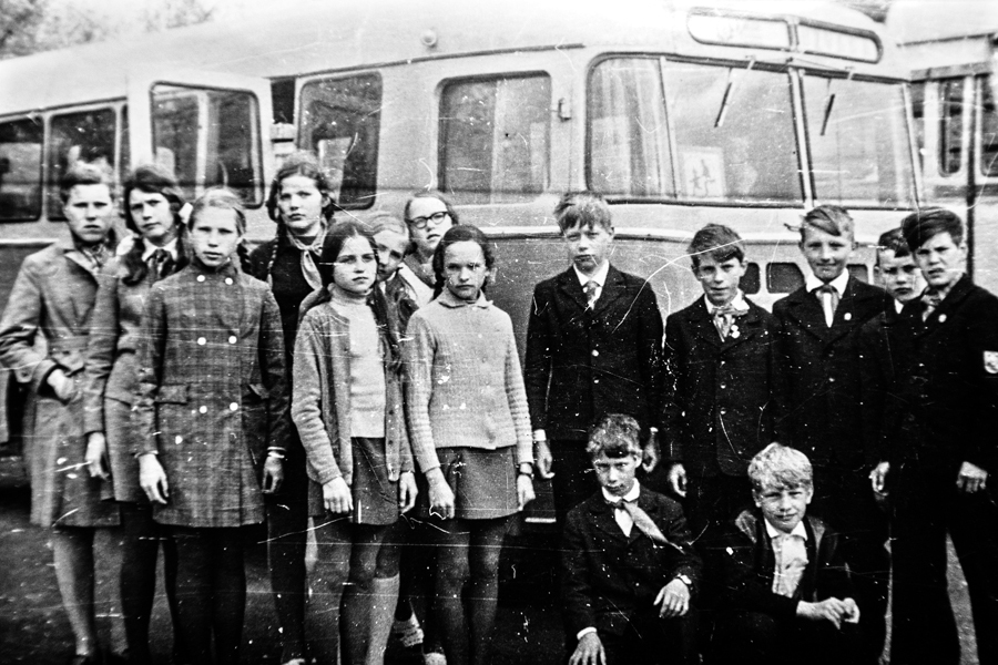 Aicina ieskatīties vēsturiskajās fotogrāfijās un atpazīt personas