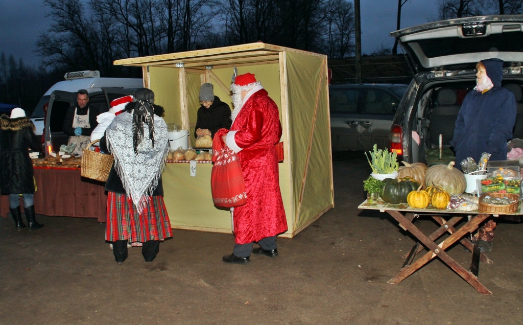Vecumniekos rīko Ziemassvētku tirdziņu