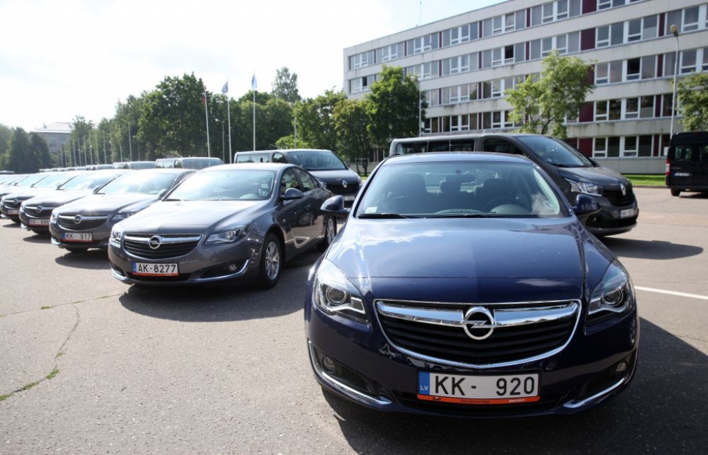 Privātpersonas pērn aktīvi iegādājušās jaunas automašīnas
