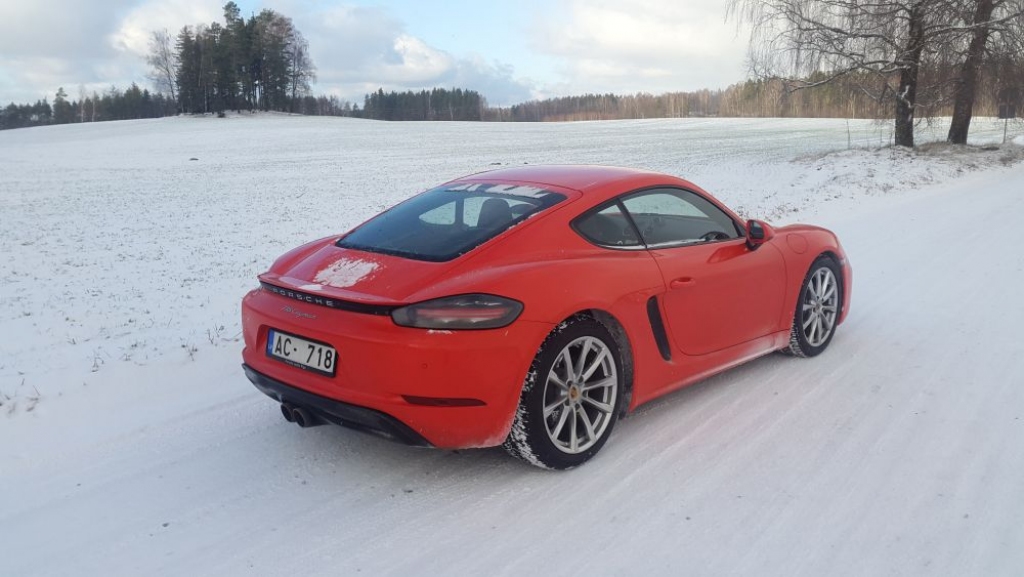 Porsche 718 Cayman: Brauktprasmes džedajs no Cufenhauzenas