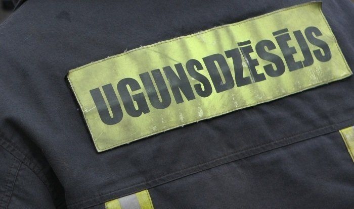 Iecavā nodeg šķūnis, māju izglābj