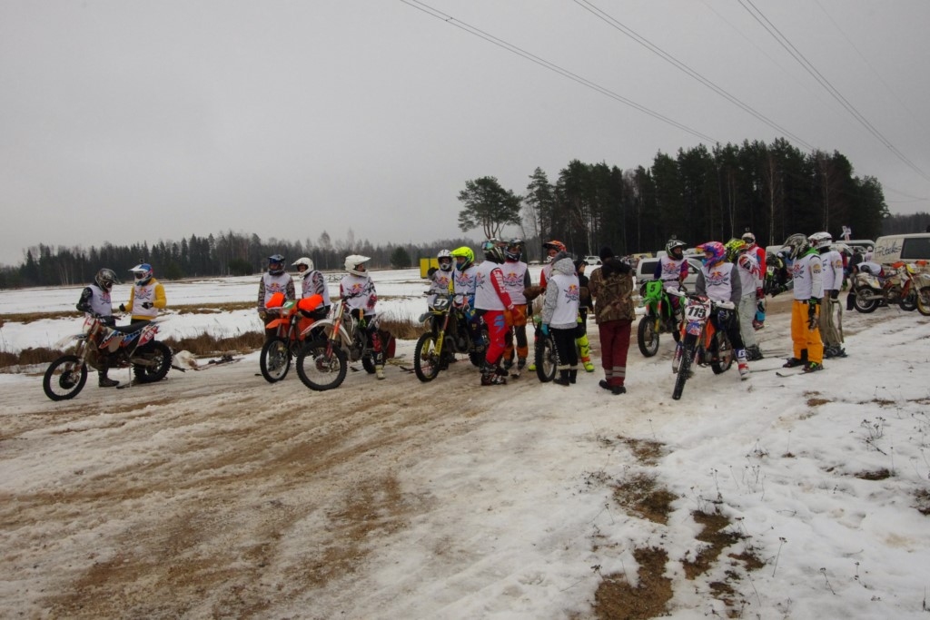 Skijoringa sacensībās Ķegumā uzvar Vecumnieku novada puiši