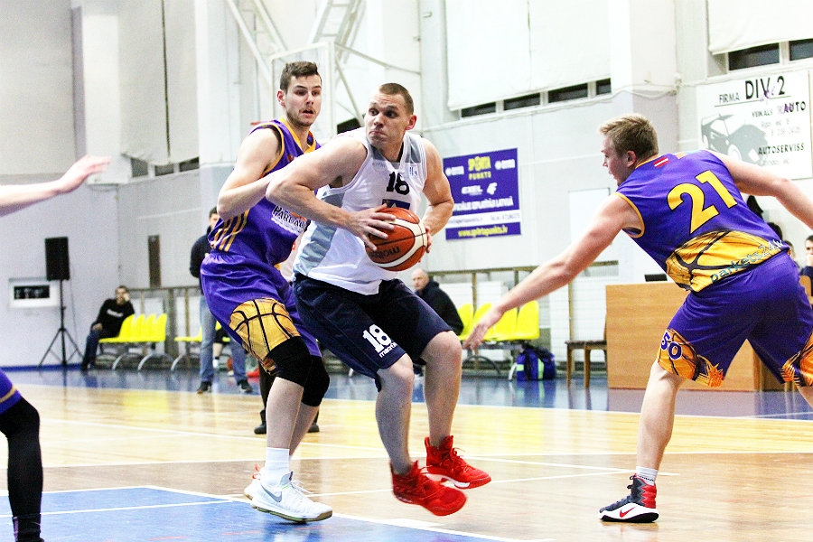 Spraigas cīņas Latvijas 3. līgas čempionātā