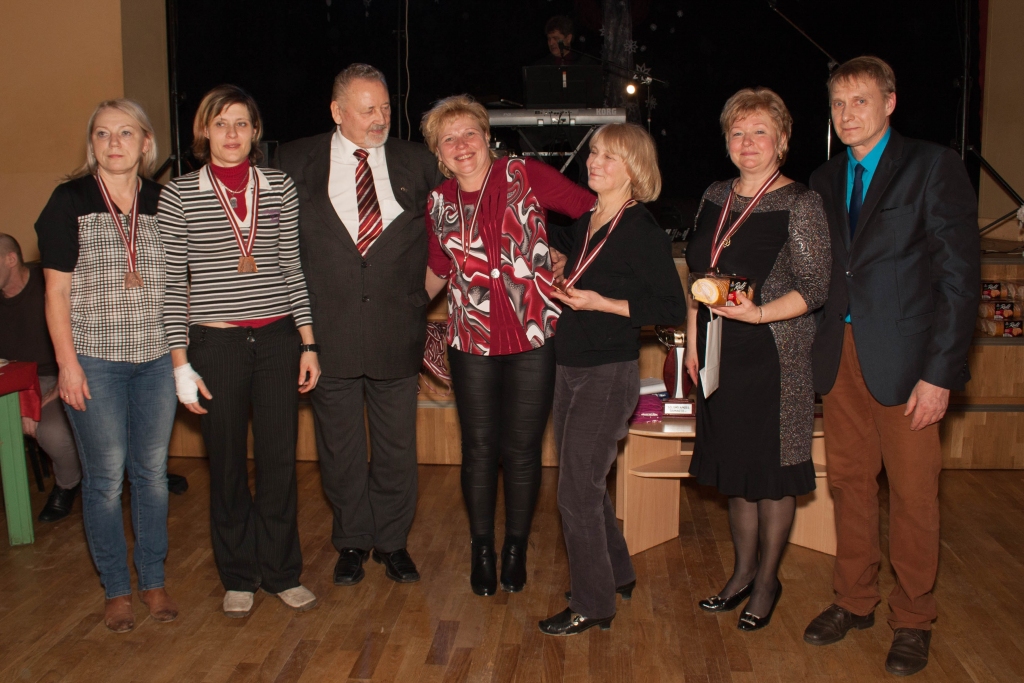 Volejbolistes uzvar pērnā gada čempiones