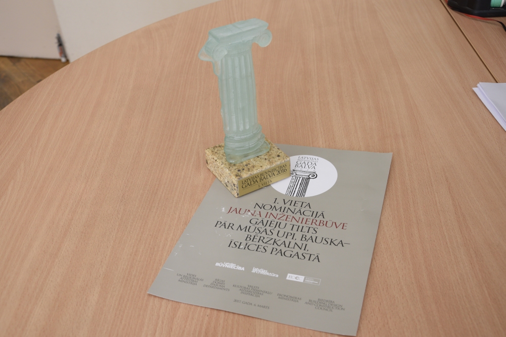 Mūsas gājēju tiltu novērtē būvniecības nozares konkursā
