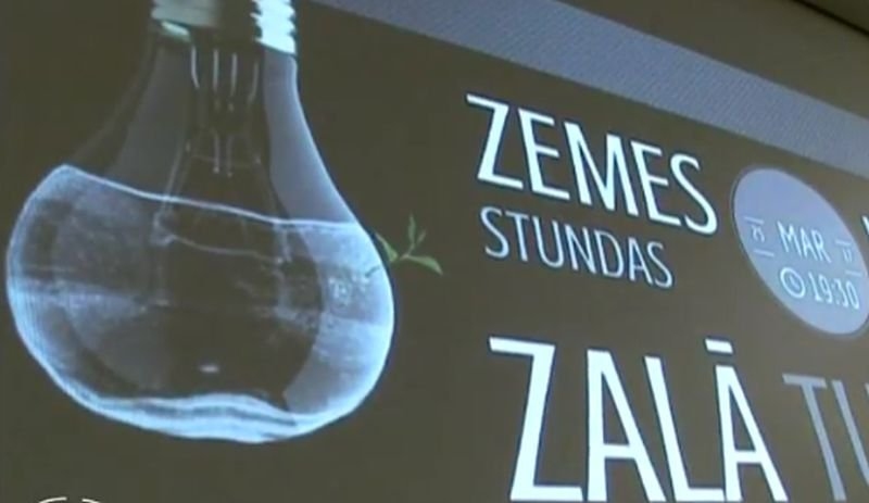VIDEO: Iecavas jaunieši Zemes stundu pavada orientējoties