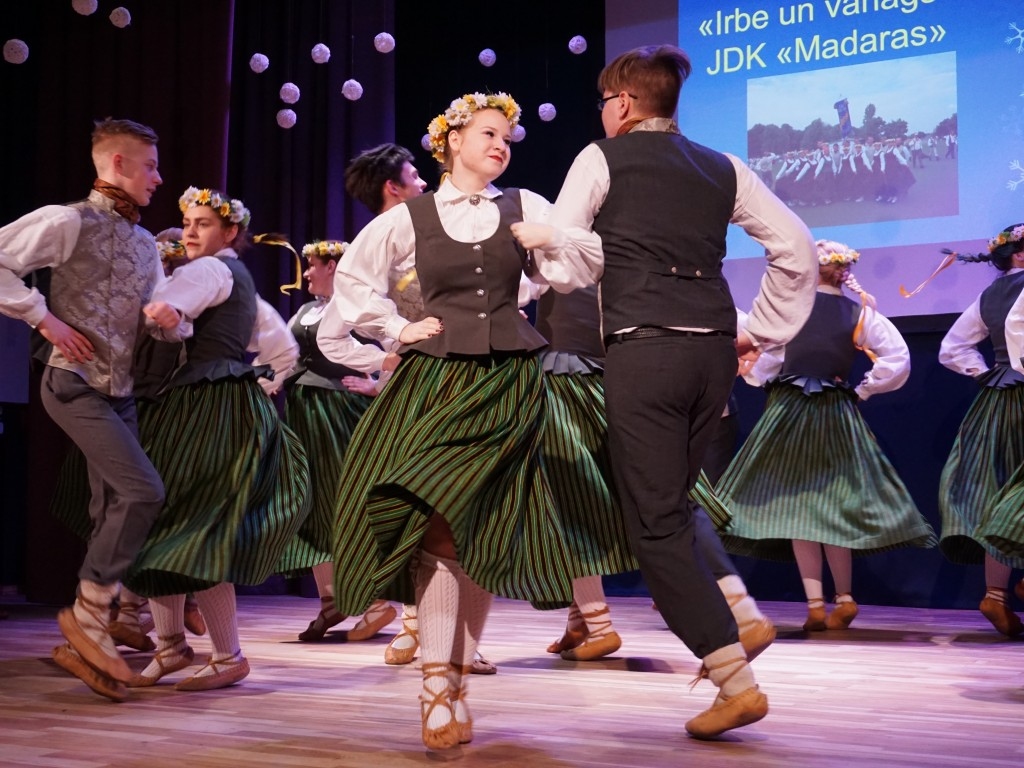 Deju kolektīva «Madaras» koncerts Svitenē