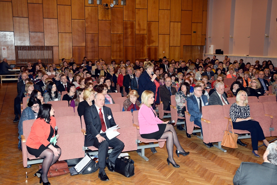 Apspriež sadarbību un finansējumu