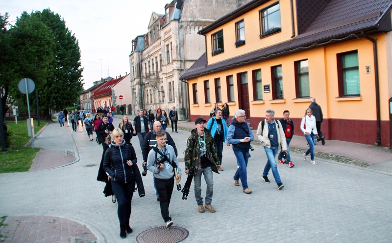 Aicina fotogrāfus uz Bausku