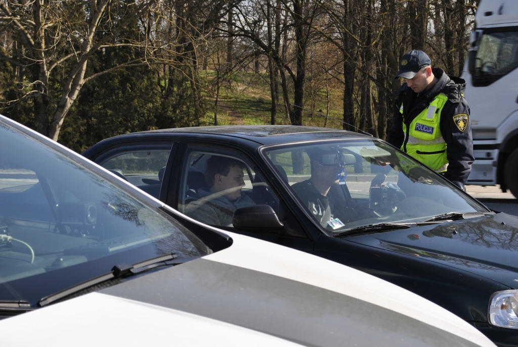 BMW pa A7 traucas ar 133 kilometriem stundā