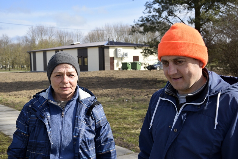 Uzvarā stāda kļavu aleju