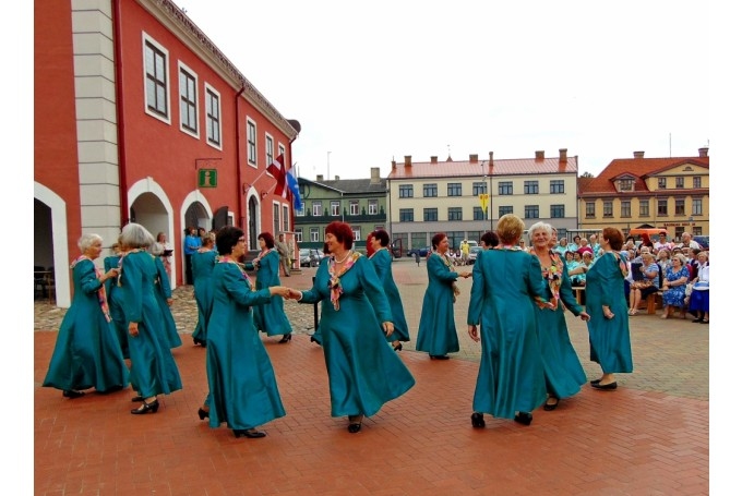 Atved uz Bausku galveno balvu