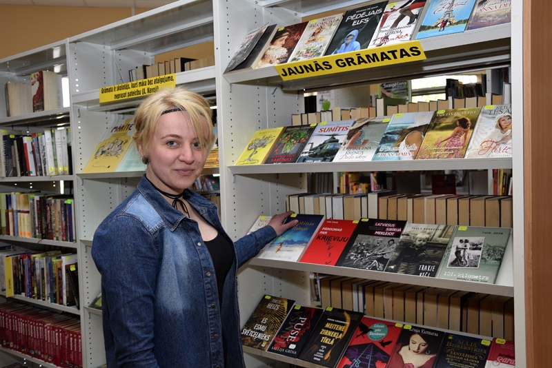 Darbu sāk jauna bibliotekāre