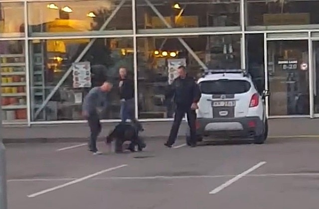 Policija skaidro policista iespējamo saistību ar dūru vicināšanu Bauskā