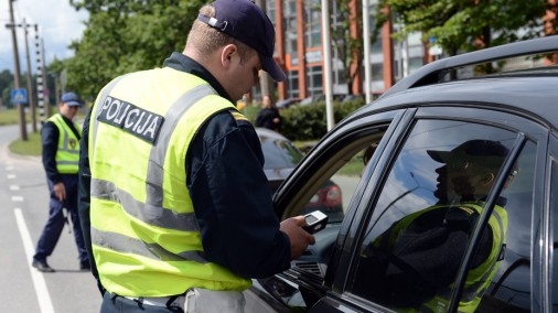 Zemgalē pieķerti astoņi dzērājšoferi
