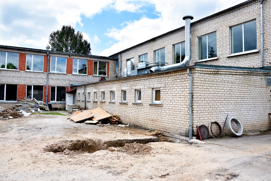 Vecumniekos siltinās sporta zāli