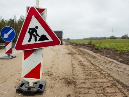 Bauskas novada pašvaldība Brunavas pagasta ceļu pārbūvei aizņemsies vairāk nekā miljonu eiro