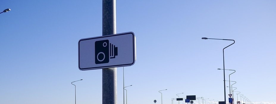 Stacionārie fotoradari kontrolē arī vinjetes esamību