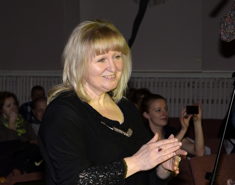 Jauniešus iedvesmo vokālā pedagoģe