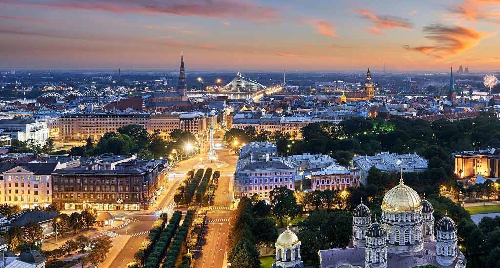 Vairums iedzīvotāju pārliecināti, ka Latvija tiek pārvaldīta atsevišķu ietekmīgu grupu interesēs