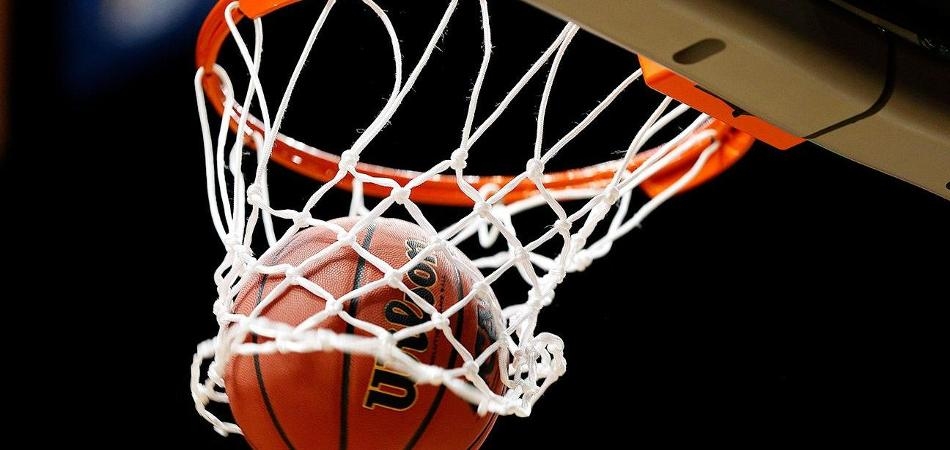 Stabils sniegums visas spēles garumā basketbolistiem ļauj uzvarēt
