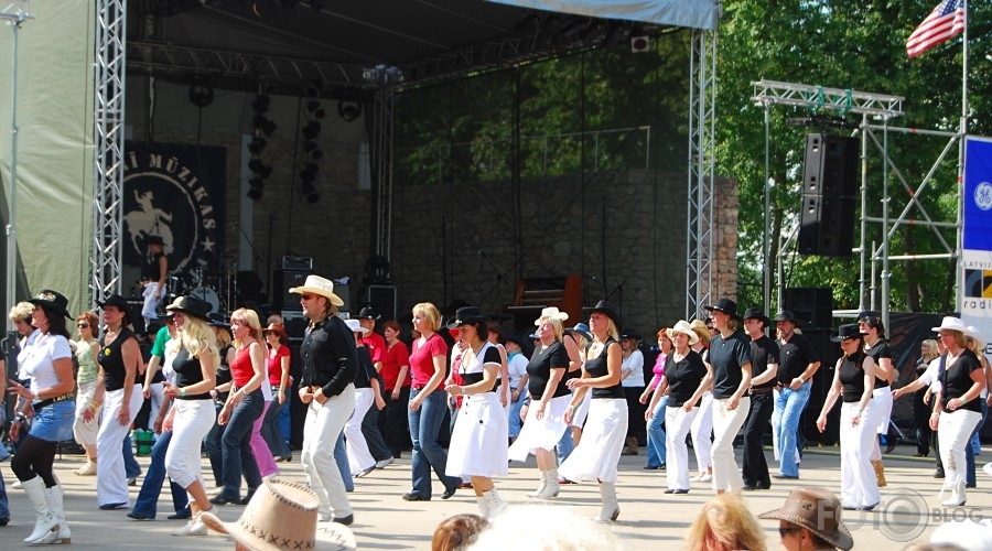 Kantrimūzikas festivālam citi rīkotāji