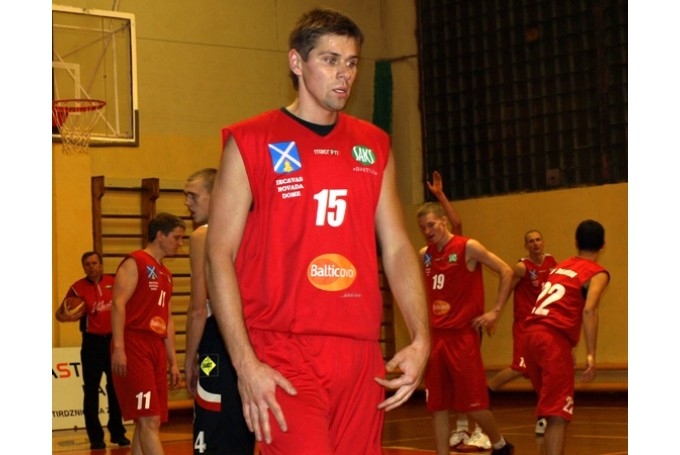 Iecavas basketbolisti turpina teicami