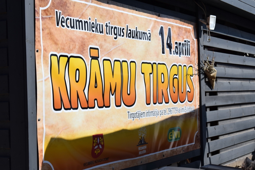 FOTO: Vecumniekos notiek Krāmu tirgus