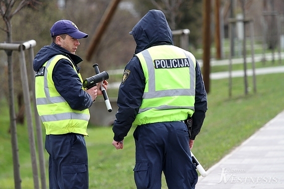 Bauskas iecirkņa policisti «maratonā» soda 19 ātruma pārkāpējus