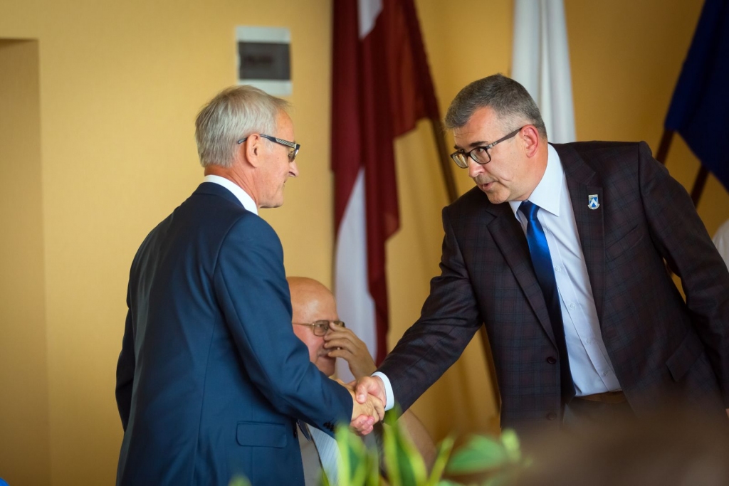 Pieprasa mainīt Bauskas domes vadību