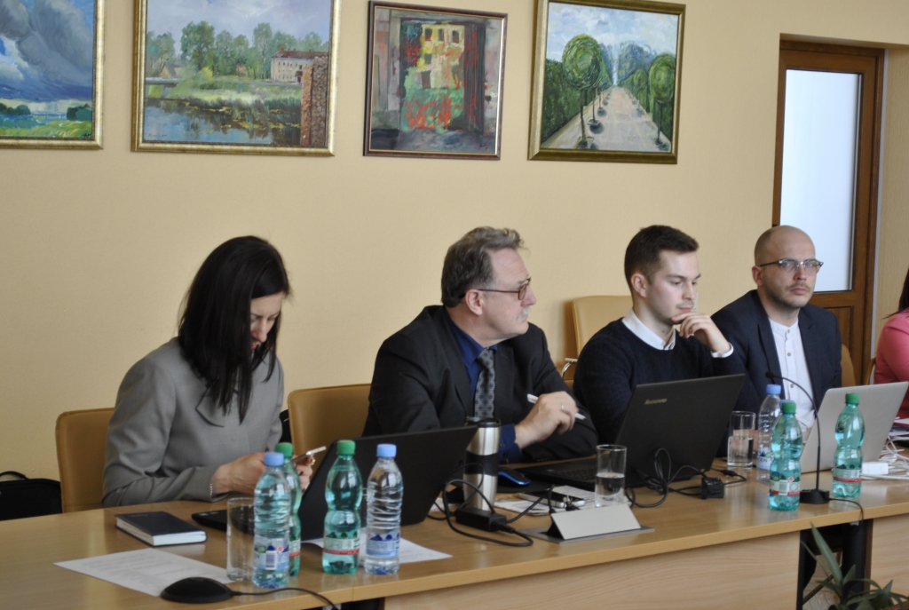 Deviņi Bauskas novada deputāti pamet sēžu zāli