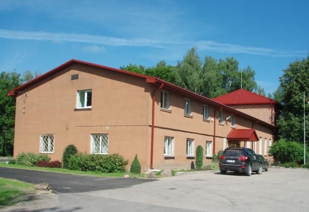 Par 87 281 eiro atjaunos Ceraukstes tautas nama fasādi