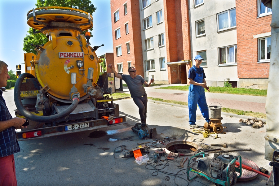 Cauruļvados – ar televīzijas inspekcijas iekārtām