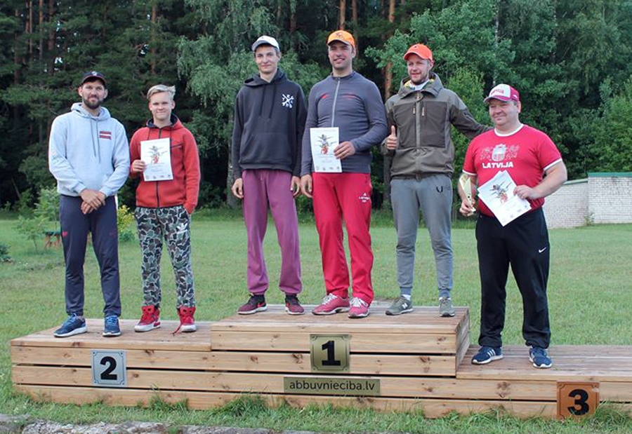 Apaļā stenda šaušanā uzvaru izrauj Iecava