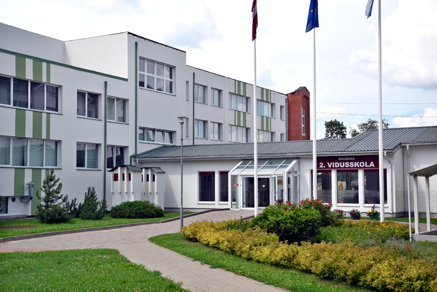 Bauskas 2. vidusskola aicina mācīties neklātienē