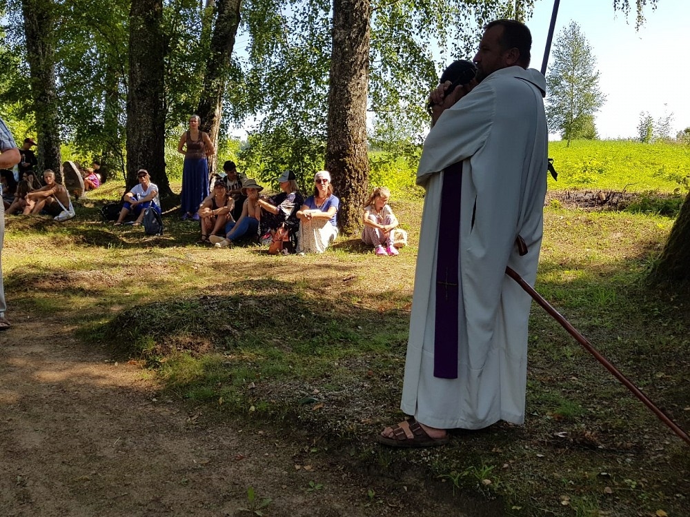 Svētceļnieki tuvojas Aglonai