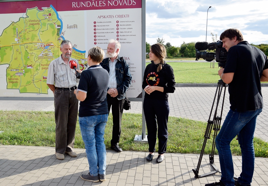 Rundālē viesojas «Tautas panorāma»