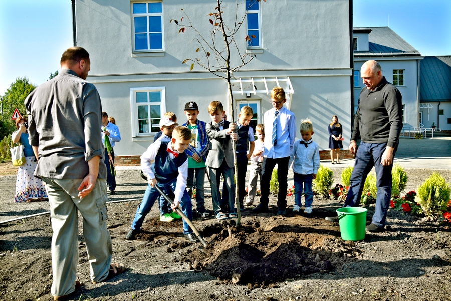Bārbeles skola – ar saknēm un spārniem