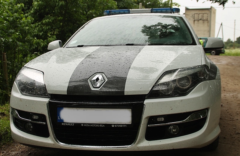 Sadursmē ar briedi bojāts automobilis