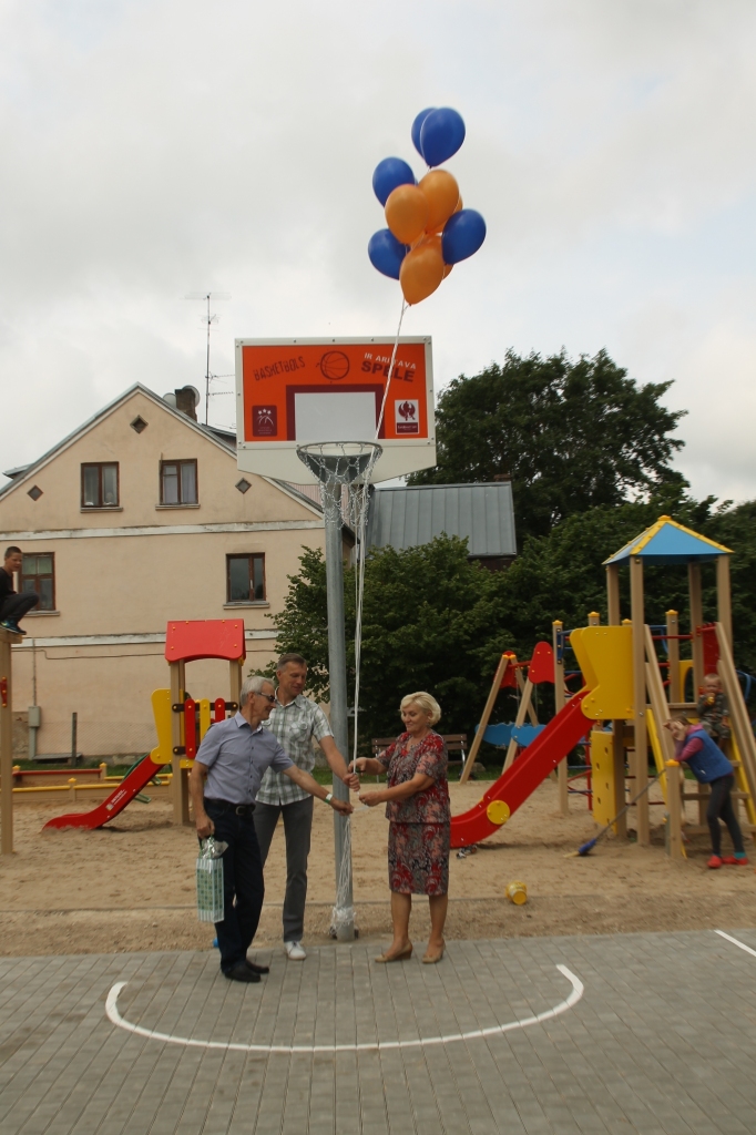 Bauskā rīkos basketbola soda metienu konkursu