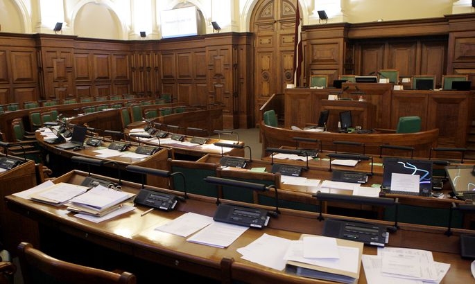 Aptauja: Uz iekļūšanu parlamentā var cerēt septiņas partijas
